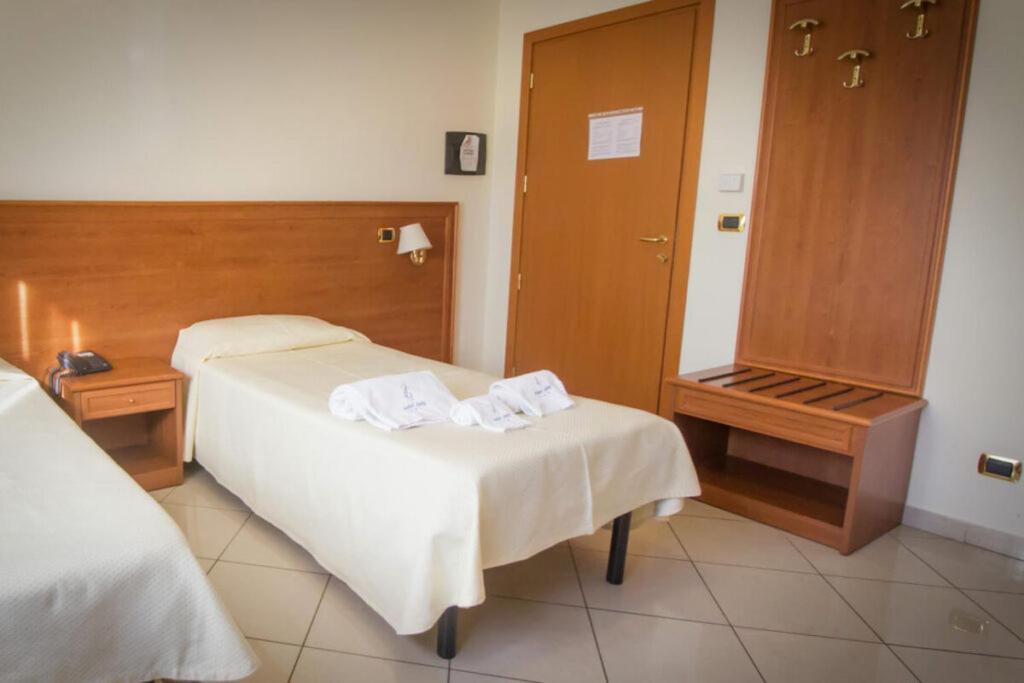 Hotel Jolly 莫杜尼奥 外观 照片